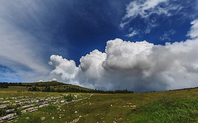 포토 JPG 해외이미지 식물 구름 계절 과학 여행 자연 하늘 바람 날씨 산 안테나 파노라마 풍경 사람없음 목재 초록색 파란색 빛 우주 환경 얼음 장비 에너지 추위 흰색 기구 분위기 역 정상 숲 예측 측정 장면 폭풍 내추럴 운석 고립 생태학 절정 혼자 해외202004 해외포토 자연요소 나무 교육 컬러 컨셉 재료 통신 교통시설 촬영기법 생태계 파일형식 이미지허브