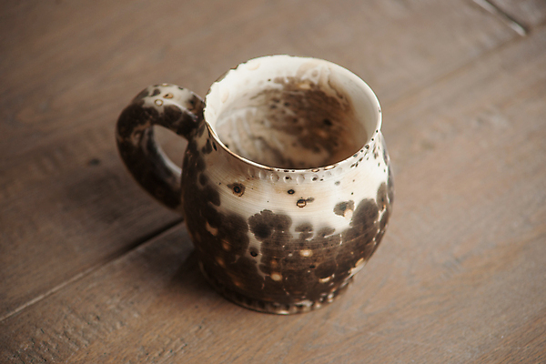 포토 JPG 해외이미지 전통 접시 디자인 문화 커피 음료 백그라운드 패턴 맥주 손잡이 미술 사람없음 장식 컵 세트 갈색 상점 머그컵 수확 흰색 시골 조끼 바 도자기 화려 사발 시장 냄비 수집 오브젝트 복고 기념품 점토 토기 유리주전자 수공예품 옛날 핸드메이드 스타일 해외202004 해외포토 식기 컬러 컨셉 무늬 농업 유리 주전자 문화예술 주류 외투 용기_그릇 사기그릇 솥 공예품 파일형식 이미지허브