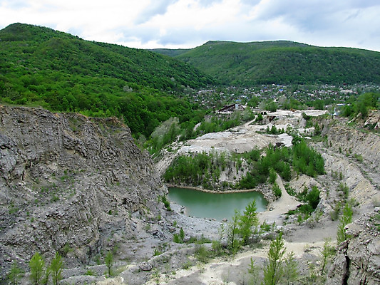포토 JPG 해외이미지 식물 백인 구름 꽃 호수 여행 자연 하늘 산 풍경 사람없음 물 여름 반사 개화 정상 러시아 암초 내추럴 해외202004 해외포토 자연요소 서양인 계절 유럽 생태계 파일형식 이미지허브