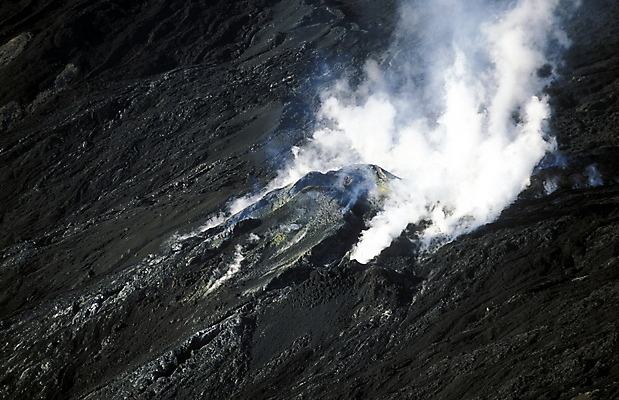 포토 JPG 해외이미지 섬 여행 아프리카 풍경 사람없음 프랑스 인도인 화산 분화구 인도양 해외202004 해외포토 외국인 유럽 나라 바다 산 동양인 파일형식 이미지허브