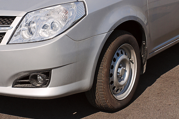 포토 JPG 해외이미지 산업 자동차 새로움 사람없음 금속 기계 램프 바퀴 주차 그림 해외202004 해외포토 육상교통 컨셉 재질 조명 파일형식 이미지허브