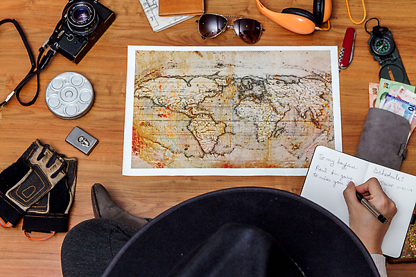 포토 JPG 해외이미지 라이프스타일 손 어린이 여행 지도 휴가 사람 사람없음 여행객 카메라 여행가방 꿈 방 탐험 수확 게임 시간 계획 정상 검색 호기심 준비 복고 주말 탐사 발견 스타일 카피스페이스 해외202004 해외포토 감정 컨셉 농업 가방 놀이 생활 신체부위 전자제품 공백 파일형식 이미지허브