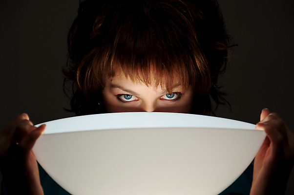 포토 JPG 해외이미지 백인 모델 1 응시 드레스 옷 여자 행복 포즈 신체 장난 휴가 휴식 갈색머리 건강 한명 미소 사람 성인 청춘 유행 산책 기쁨 달콤 내추럴 러시아인 스타일 해외202004 해외포토 서양인 헤어스타일 시선 감정 컨셉 표정 맛 파일형식 이미지허브