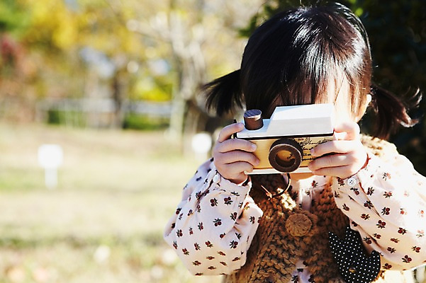 포토 JPG 주간 나무 식물 계절 여자 자연 한국 한명 들기 사람 동양인 풍경 근접촬영 상반신 야외 아웃포커스 장난감 카메라 가을풍경 사진촬영 한국인 가을 아기 경주 경상북도 경상도 여자만 여자한명만 아기만 여자아기만 여자아기한명만 국내포토 자연요소 1 아시아 뷰포인트 모션 촬영기법 인종 전자제품 촬영 생태계 파일형식 가을_계절