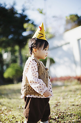 포토 JPG 주간 나무 식물 모자 계절 여자 낙엽 자연 나뭇잎 한국 한명 서기 사람 동양인 풍경 근접촬영 상반신 야외 옆모습 아웃포커스 가을풍경 산책 고깔모자 한국인 가을 아기 경주 경상북도 경상도 여자만 여자한명만 아기만 여자아기만 여자아기한명만 국내포토 자연요소 모자_잡화 1 잡화 아시아 뷰포인트 잎 모션 휴식 촬영기법 인종 생태계 파일형식 가을_계절