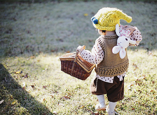 포토 JPG 주간 전신 나무 식물 모자 계절 여자 인형 낙엽 자연 나뭇잎 한국 한명 서기 들기 사람 동양인 풍경 근접촬영 야외 뒷모습 아웃포커스 장난감 소풍 바구니 가을풍경 산책 한국인 가을 아기 토끼 경상북도 경상도 반려 여자만 여자한명만 아기만 여자아기만 여자아기한명만 국내포토 자연요소 1 잡화 아시아 뷰포인트 잎 포유류 모션 휴식 촬영기법 인종 반려동물 야외활동 생태계 파일형식 가을_계절