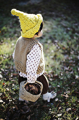 포토 JPG 주간 전신 나무 식물 모자 계절 여자 낙엽 자연 나뭇잎 한국 한명 서기 들기 사람 동양인 풍경 야외 뒷모습 아웃포커스 바구니 가을풍경 한국인 가을 아기 경주 경상북도 경상도 여자만 여자한명만 아기만 여자아기만 여자아기한명만 국내포토 자연요소 1 잡화 아시아 뷰포인트 잎 모션 촬영기법 인종 생태계 파일형식 가을_계절