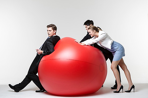 포토 JPG 스튜디오촬영 전신 서양인 외국인 백인 여자 남자 비즈니스 공 협력 실내 서기 사람 동양인 정장 20대 성인 옆모습 세명 비즈니스라이프 기댐 경쟁 한국인 직장인 비즈니스맨 비즈니스우먼 밀기 동료 열정 청년만 성인만 국내포토 직업 라이프스타일 옷 감정 뷰포인트 컨셉 관계 모션 인종 청년 내부 파일형식