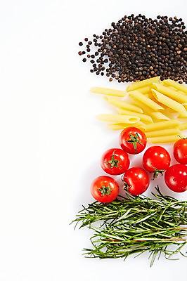 포토 JPG 스튜디오촬영 음식 식재료 재료 방울토마토 파스타 실내 요리 사람없음 아웃포커스 면류 면 통후추 펜네 국내포토 토마토 서양음식 촬영기법 내부 후추 파일형식