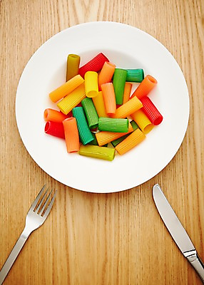 포토 JPG 스튜디오촬영 식기 접시 음식 포크 식재료 재료 탁자 파스타 실내 요리 사람없음 아웃포커스 면류 면 나이프 국내포토 가구 서양음식 촬영기법 내부 칼 파일형식