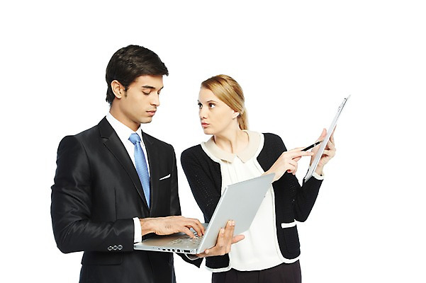 포토 JPG 스튜디오촬영 서양인 외국인 백인 해외기획촬영 응시 2012년태국 여자 남자 비즈니스 회의 실내 스마트라이프 들기 누끼 사람 정장 손짓 상반신 20대 성인 두명 앞모습 비즈니스라이프 노트북 펜 짜증 웹서핑 업무 직장인 비즈니스맨 비즈니스우먼 작업실 인터넷중독 서류판 청년만 성인만 국내포토 직업 라이프스타일 시선 옷 감정 뷰포인트 모션 인종 청년 내부 전자제품 필기구 사무용품 작업 중독 파일형식