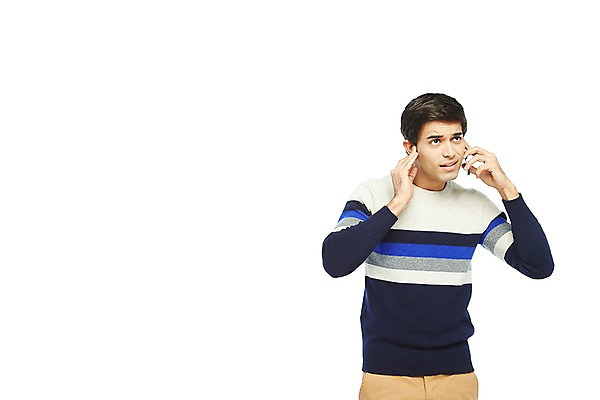 포토 JPG 스튜디오촬영 서양인 외국인 백인 해외기획촬영 라이프스타일 2012년태국 남자 실내 스마트라이프 한명 들기 누끼 사람 상반신 20대 성인 라이프 앞모습 캐주얼 스마트폰 핸드폰 통화 시끄러움 성인남자한명만 국내포토 1 옷 뷰포인트 모션 인종 청년 내부 생활 전자제품 스마트기기 남자한명만 성인남자만 파일형식