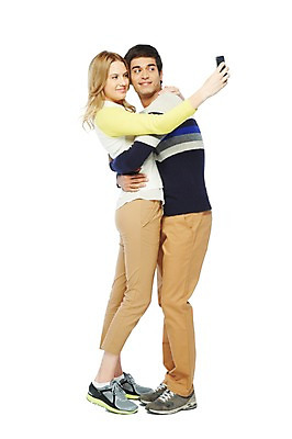 포토 JPG 스튜디오촬영 전신 서양인 외국인 백인 해외기획촬영 라이프스타일 커플 2012년태국 여자 남자 데이트 안기 포옹 실내 스마트라이프 서기 미소 웃음 들기 누끼 사람 20대 성인 두명 라이프 옆모습 캐주얼 스마트폰 핸드폰 사진촬영 셀프카메라 청년만 성인만 국내포토 옷 뷰포인트 관계 모션 표정 인종 청년 내부 생활 전자제품 스마트기기 촬영 파일형식