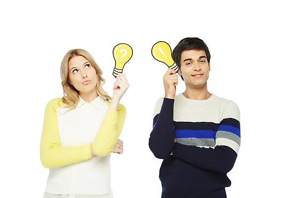 포토 JPG 스튜디오촬영 서양인 외국인 백인 해외기획촬영 라이프스타일 커플 응시 2012년태국 여자 남자 종이 생각 전구 아이디어 실내 스마트라이프 미소 웃음 들기 누끼 사람 상반신 20대 성인 두명 라이프 앞모습 캐주얼 물음표 느낌표 호기심 페이퍼플레이 청년만 성인만 국내포토 기호 시선 옷 감정 뷰포인트 컨셉 관계 모션 표정 인종 청년 내부 생활 파일형식