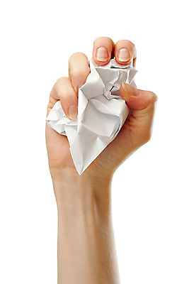 포토 JPG 해외이미지 백인 1 손 여자 종이 컨셉 부분 손가락 손바닥 사람 손짓 성인 사람없음 주먹 엄지손가락 분노 흰색 잡기 손톱 손목 피부 팔 보여주기 긴장 시트 고립 해외202004 해외포토 서양인 감정 컬러 모션 신체부위 파일형식 이미지허브