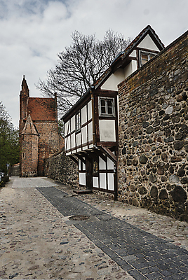 포토 JPG 해외이미지 구름 벽 건축양식 창문 하늘 벽돌 거리 독일 사람없음 건물 바위 도시 중세 보행로 군용 대문 천연기념물 해외202004 해외포토 자연요소 건축물 건축 유럽 길 군대 문 돌_바위 역사 파일형식 이미지허브