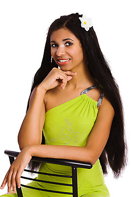 포토 JPG 해외이미지 1 라이프스타일 웰빙 응시 드레스 행복 의자 갈색머리 한명 미소 앉기 20대 초록색 검은색 활발 신선 뜨거움 우아함 유혹 순수 흥분 고립 광 돌봄 배려 심각 염원 유일 완전 해외202004 해외포토 헤어스타일 시선 옷 감정 컬러 가구 컨셉 모션 표정 사람 청년 생활 파일형식 이미지허브