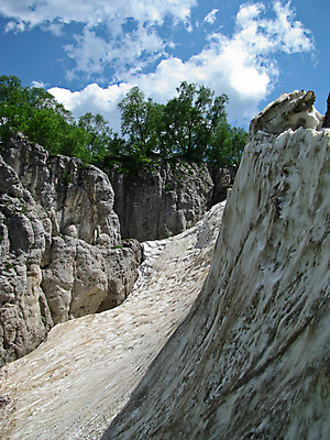 포토 JPG 해외이미지 나무 구름 여행 백그라운드 자연 하늘 산 파노라마 풍경 사람없음 초록색 여름 파란색 햇빛 골짜기 냉동 얼음 침묵 추위 바위 흰색 정상 숲 땅 돌산 고도 언덕 산등성이 러시아 알프스 지역 암초 슬로프 내추럴 절정 로키산맥 해외202004 해외포토 자연요소 식물 계절 유럽 컬러 스키장 촬영기법 태양 소리 돌_바위 생태계 파일형식 이미지허브