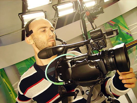 포토 JPG 해외이미지 직업 포즈 백그라운드 창조 한명 소년 전자제품 카메라 디지털 촬영 텔레비전 침묵 흰색 상품 발사 영화관 영화 마이크 그림 수납 동영상 캠코더 아마추어 운영자 해외202004 해외포토 1 남자 어린이 컬러 음향기기 문화예술 사람 소리 극장 파일형식 이미지허브