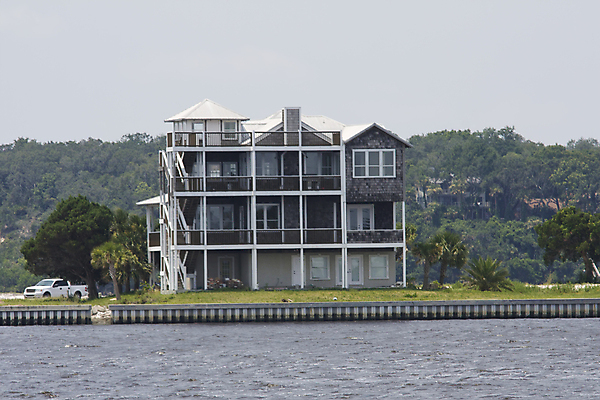 포토 JPG 해외이미지 건축양식 주택 손바닥 사람없음 물 갈색 흰색 재산 고급 갑판 진짜 플로리다 해외202004 해외포토 자연요소 손 건축 컬러 컨셉 배_교통 건물 금융 미국 파일형식 이미지허브