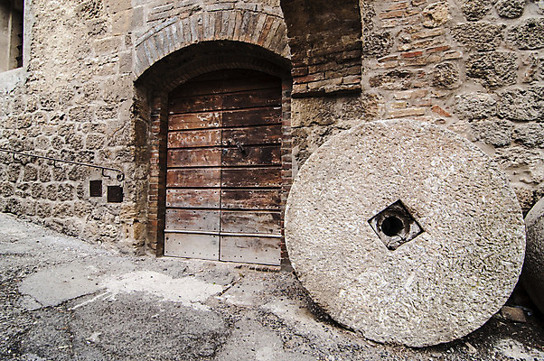 포토 JPG 해외이미지 외관 유럽 건축양식 거리 사람없음 야외 건물 마을 이탈리아 도시 역사 보행로 그림 옛날 토스카나 해외202004 해외포토 건축물 건축 나라 길 파일형식 이미지허브