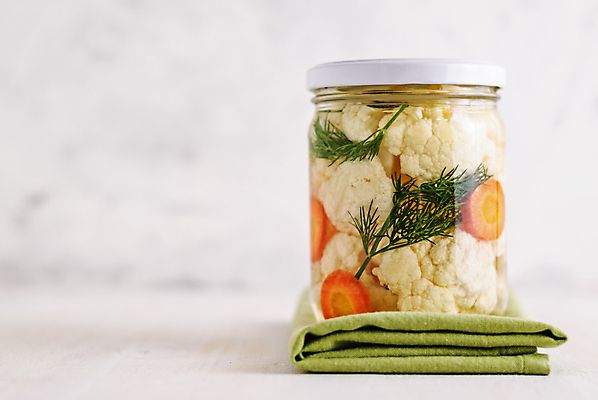 포토 JPG 해외이미지 스튜디오촬영 전통 접시 음식 다이어트 채소 재료 건강 요리 사람없음 가로 당근 샐러드 직물 항아리 맛 컨테이너 흰배경 유기농 냅킨 피클 발효 내추럴 딜 봉인 절임 정물화 핸드메이드 카피스페이스 비건 해외202004 해외포토 식기 웰빙 산업 백그라운드 컨셉 뿌리채소 실내 공백 흰색 도자기 그림 채식주의자 파일형식 이미지허브