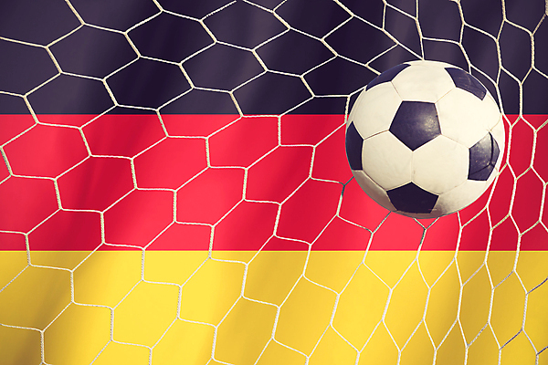 포토 JPG 해외이미지 스포츠 백그라운드 밭 축구공 독일 잔디 사람없음 컵 빨간색 초록색 세계 노란색 검은색 축구 경기장 게임 깃발 원형 모서리 정상 시작 머리위 지역 인공 해외202004 해외포토 도형 식물 식기 유럽 컬러 농업 공 축구용품 스포츠시설 놀이 구기 파일형식 이미지허브