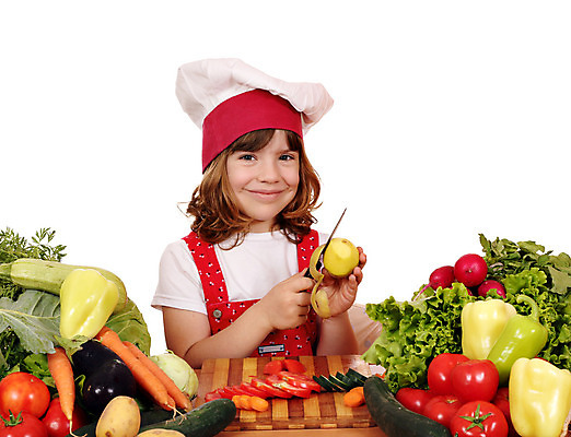 포토 JPG 해외이미지 백인 여자 행복 어린이 음식 토마토 채소 가지 감자 건강 요리 한명 사람 빨간색 초록색 요리사 당근 샐러드 표현 잡기 먹기 양배추 긍정 후추 주키니 총각무 케일 해외202004 해외포토 서양인 직업 1 감정 컬러 컨셉 모션 뿌리채소 무 향신료 파일형식 이미지허브