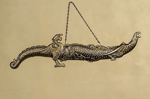 포토 JPG 해외이미지 디자인 무기 백그라운드 회색배경 사람 사람없음 장식 수확 용 화려 칼날 중세 역사 칼 철 복고 날카로움 기념품 목각 단검 철강 해외202004 해외포토 컨셉 농업 회색 검 오브젝트 파일형식 이미지허브