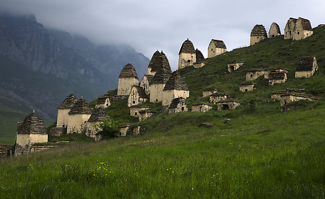 포토 JPG 해외이미지 구름 여행 건축양식 산 풍경 사람없음 야외 무덤 언덕 러시아 해외202004 해외포토 자연요소 건축 유럽 파일형식 이미지허브