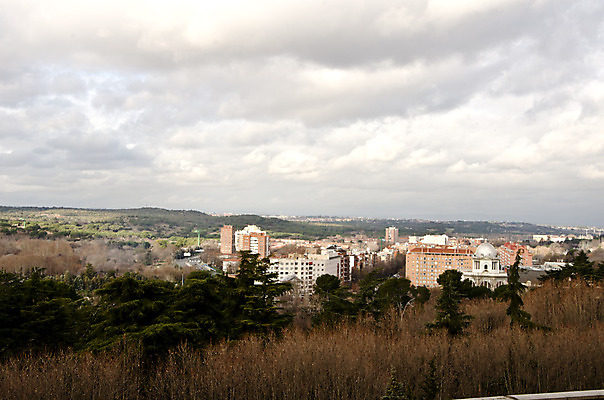 포토 JPG 해외이미지 구름 유럽 겨울 건축양식 하늘 풍경 사람없음 도시 스페인 마드리드 해외202004 해외포토 자연요소 계절 건축 나라 파일형식 이미지허브