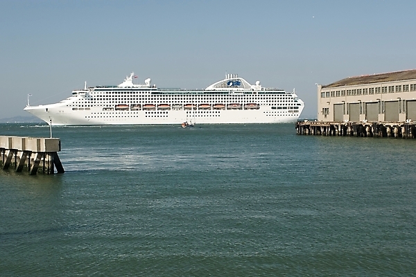 포토 JPG 해외이미지 바다 여행 휴가 휴식 항해 사람없음 물 여행객 항구 만 보트 고급 큼 크루즈 함선 캘리포니아 승객 포트 샌프란시스코 이국적 해외202004 해외포토 자연요소 컨셉 배_교통 교통시설 사람 미국 크기 파일형식 이미지허브