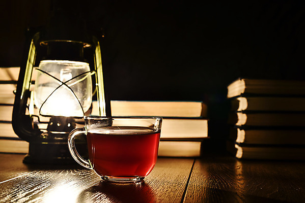 포토 JPG 해외이미지 교육 백그라운드 유리 불 조명 그림자 사람없음 장식 책 컵 가로 빛 노란색 쌓기 금속 검은색 어둠 기계 침묵 장비 수확 등불 램프 그룹 역사 야간 문학 연료 흙더미 구식 옛날 화상 해외202004 해외포토 자연요소 식기 컬러 농업 모션 재질 소리 흙 상처 파일형식 더미 이미지허브