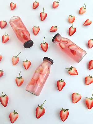 포토 JPG 해외이미지 사람없음 주스 흰배경 딸기주스 해외202004 해외포토 음료 백그라운드 흰색 과일주스 파일형식 이미지허브
