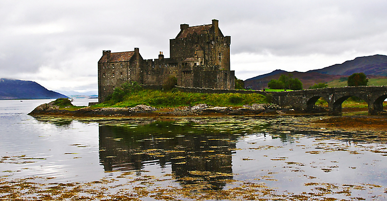 포토 JPG 해외이미지 구름 호수 바다 하늘 풍경 사람없음 초록색 성 역사 흐림 산악지대 파멸 스코틀랜드 해외202004 해외포토 자연요소 건축물 컬러 컨셉 날씨 영국 산 파일형식 소멸 이미지허브