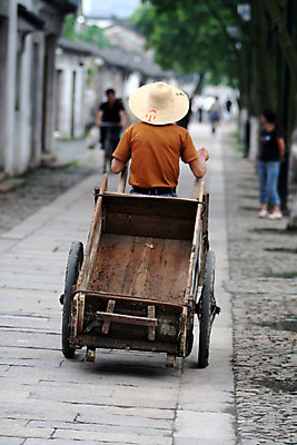 포토 JPG 해외이미지 전통 아시아 거리 사람 동양인 사람없음 야외 중국 업무 작업 장면 적재 충전기 해외202004 해외포토 나라 인종 기계 충전 파일형식 이미지허브
