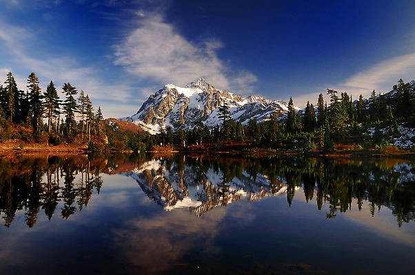 포토 JPG 해외이미지 나무 구름 호수 백그라운드 잎 자연 하늘 산 사람없음 야외 초록색 물 파란색 반사 폭포 거울 흰색 나뭇가지 소나무 숲 그림 빙하 상록수 침엽수 전나무 내추럴 대칭 워싱턴 제빵사 해외202004 해외포토 자연요소 식물 직업 컬러 미국 생태계 파일형식 이미지허브