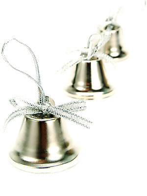 포토 JPG 해외이미지 전통 리본 전통문화 선 크리스마스장식 크리스마스 겨울 휴가 창조 사람없음 장식 빛 축제 회색 종 흰색 축하 은색 오브젝트 만족 흰배경 노엘 줄서기 크리스마스이브 핸드메이드 해외202004 해외포토 계절 기념일 감정 문화 컬러 백그라운드 컨셉 모션 파일형식 이미지허브