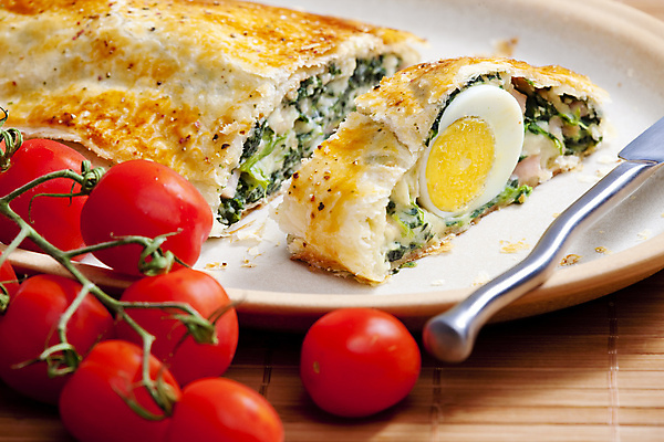 포토 JPG 해외이미지 그릇 접시 음식 토마토 채소 실내 요리 사람없음 내부 인테리어 계란 식사 칼 닫기 굽기 묘사 반죽 퍼프 시금치 영양분 정물화 해외202004 해외포토 식기 디자인 모션 알 구이 그림 파일형식 이미지허브