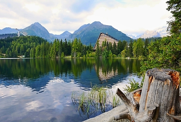 포토 JPG 해외이미지 나무 유럽 호수 여행 자연 하늘 휴가 산 풍경 사람없음 야외 초록색 물 여름 반사 봄 숲 언덕 장면 슬로바키아 절정 해외202004 해외포토 자연요소 식물 계절 나라 컬러 생태계 파일형식 이미지허브