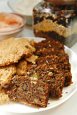 포토 JPG 해외이미지 접시 자연 건강 사람없음 갈색 쿠키 견과류 맛 밀 섞기 오트밀 해외202004 해외포토 식기 컬러 컨셉 디저트 곡류 생태계 파일형식 귀리 이미지허브