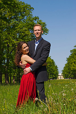 포토 JPG 해외이미지 백인 라이프스타일 커플 행복 여행 결혼 2 밭 데이트 포옹 자연 남편 휴가 휴식 함께함 사랑 성인 야외 두명 햇빛 걷기 우정 터치 자유 흰색 잡기 아내 유혹 열정 약혼 표현성 해외202004 해외포토 서양인 감정 컬러 컨셉 농업 관계 안기 모션 사람 이벤트 생활 친구 태양 생태계 약속 파일형식 이미지허브