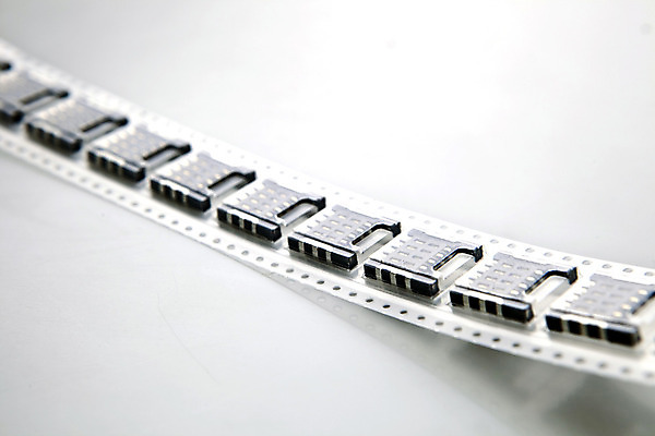 포토 JPG 해외이미지 산업 백그라운드 부분 기술 사람없음 컴퓨터 디지털 검은색 장비 정보 연결 묘사 오브젝트 반도체 전자 시스템 공학 고립 실리콘 프로세서 하드웨어 해외202004 해외포토 교육 컬러 전자제품 파일형식 이미지허브