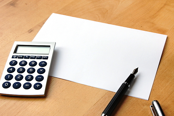 포토 JPG 해외이미지 교육 종이 안경 커피 음료 회사 비즈니스 텍스트 성공 아침 아이디어 직장 사람없음 목재 책 컵 금융 사무실 펜 쪽지 침묵 공백 에너지 머그컵 계산기 업무 메시지 책상 상업 시트 단절 정물화 해외202004 해외포토 주간 나무 식기 잡화 가구 컨셉 재료 문구용품 경제 필기구 소리 장비 작업 그림 파일형식 이미지허브