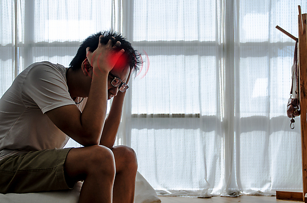 포토 JPG 해외이미지 직업 손 여자 교육 백그라운드 컨셉 비즈니스 스트레스 한명 사람 사무실 방 고통 슬픔 흰색 침대 업무 비즈니스맨 종업원 경영자 두통 문제 고립 우울증 트러블 편두통 해외202004 해외포토 1 남자 감정 컬러 가구 신체부위 작업 직장인 질병 리더 파일형식 이미지허브