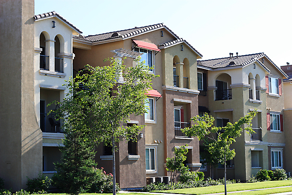 포토 JPG 해외이미지 라이프스타일 디자인 외관 건축양식 창문 새로움 아파트 주택 잔디 사람없음 야외 건물 세일 문 정원 발코니 도시 재산 고급 콘도 커뮤니티 이웃 대여 개발 교외 복잡 진짜 스타일 많음 해외202004 해외포토 식물 건축물 건축 컨셉 숙소 생활 금융 파일형식 이미지허브