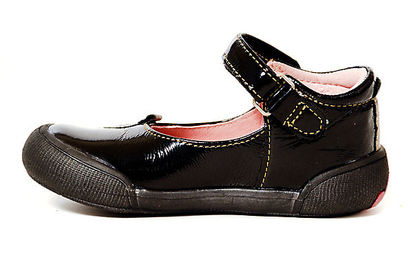 포토 JPG 해외이미지 옷 어린이 백그라운드 신발 새로움 사람없음 빛 유행 걷기 검은색 산책 흰색 작음 가죽 오브젝트 부드러움 고립 양발 스타일 해외202004 해외포토 컬러 컨셉 모션 휴식 사람 감각 크기 파일형식 이미지허브