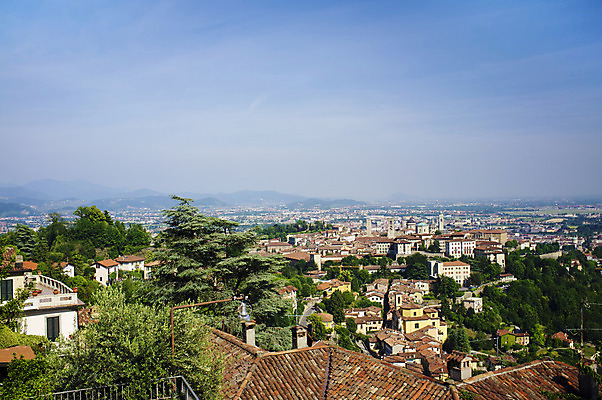 포토 JPG 해외이미지 주간 외관 주택 사람없음 건물 이탈리아 타운 해외202004 해외포토 자연요소 건축물 유럽 도시 파일형식 이미지허브