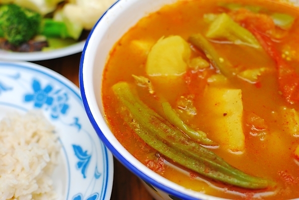 포토 JPG 해외이미지 라이프스타일 접시 아시아 여행 다이어트 토마토 채소 재료 손가락 밥 주택 감자 건강 요리 동양인 사람없음 식사 중국 뜨거움 맛 먹기 메뉴 매움 카레 채식주의자 핸드메이드 스타일 비건 해외202004 해외포토 식기 손 나라 음식 컨셉 모션 인종 건물 생활 채식 파일형식 이미지허브