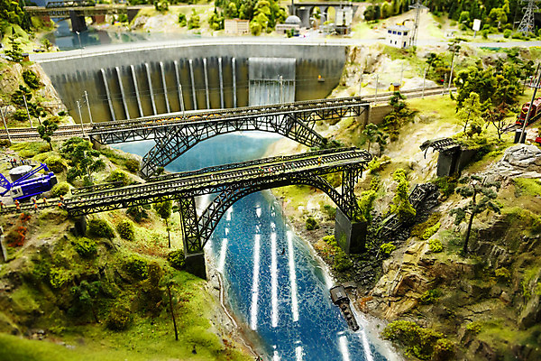 포토 JPG 해외이미지 사람없음 강 장난감 기찻길 미니어처 도시 댐 오브젝트 해외202004 해외포토 공공시설 모형 파일형식 이미지허브